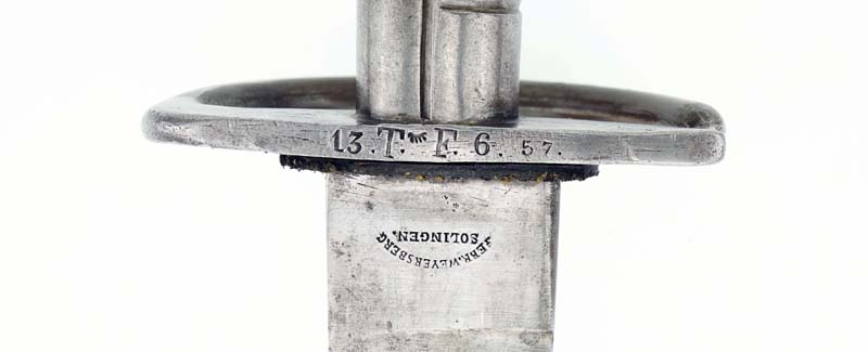 Truppenstempel unter der Parierstange